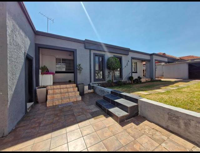 3 BEDROOM HOUSE FOR SALE IN HIGHLANDS NORTH